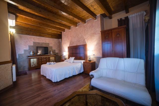 Hostal Rural & Spa Las Vistas Pastrana Esterno foto